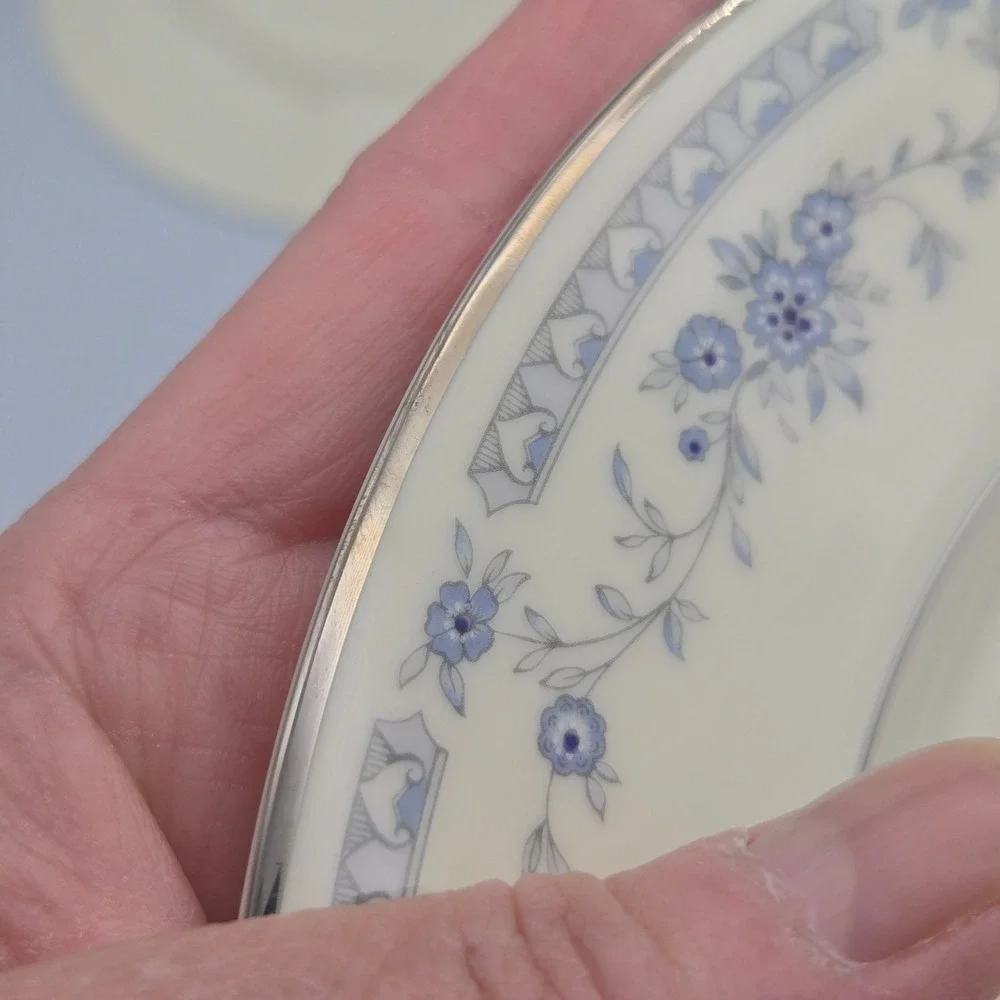 Minton Bellemeade Salad Plates Set of 6 Blue Floral Bone China 8